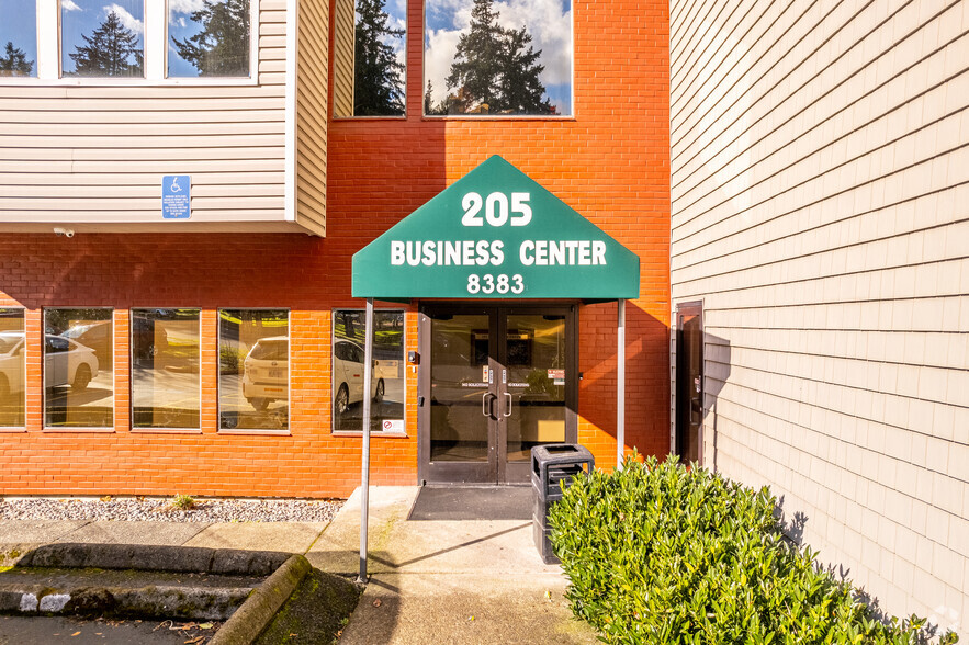 8383 NE Sandy Blvd, Portland, OR for rent - Building Photo - Image 3 of 11