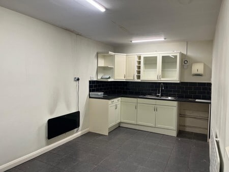 9 Longworth Rd, Bolton to rent Interior Photo- Image 1 of 10