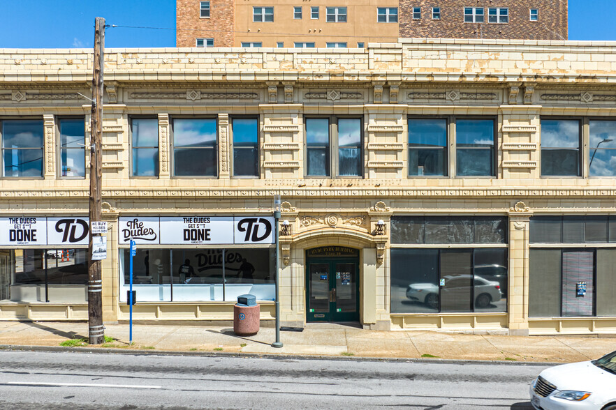 Hyde Park Building and Walnut Street portfolio of 2 properties for sale on LoopNet.co.uk - Building Photo - Image 3 of 26