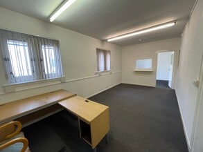 1 Winchester Av, Denny to rent Interior Photo- Image 1 of 2