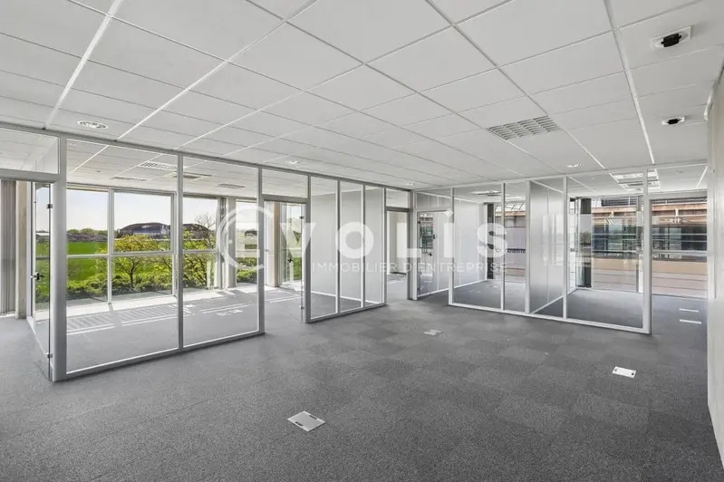 11 Rue Edison, Bron to rent - Interior Photo - Image 2 of 15