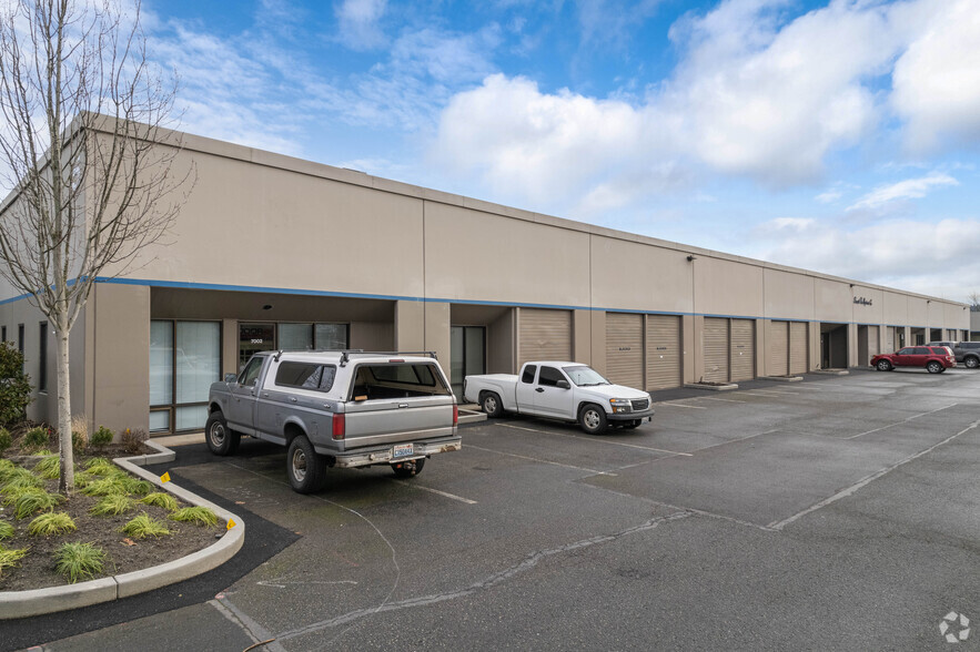 7002-7024 S 220th St, Kent, WA for rent - Primary Photo - Image 1 of 7