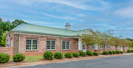 15810 Northcross Dr, Huntersville, NC for rent Building Photo- Image 1 of 11