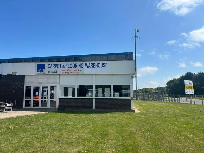 Nelson Way, Cramlington to rent - Building Photo - Image 2 of 12