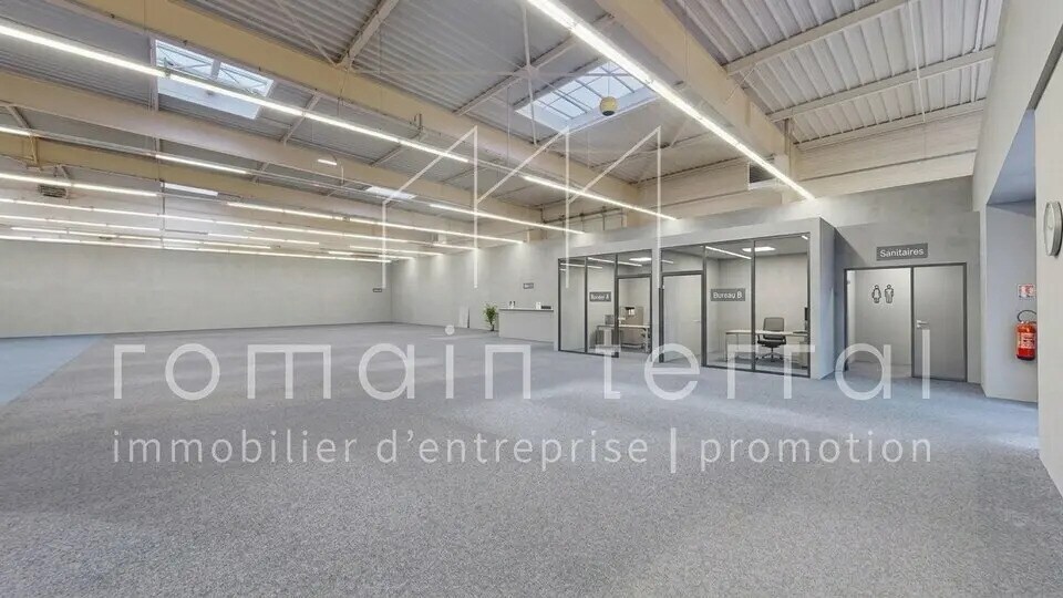 Location Commerce 895 m² - Photo 1