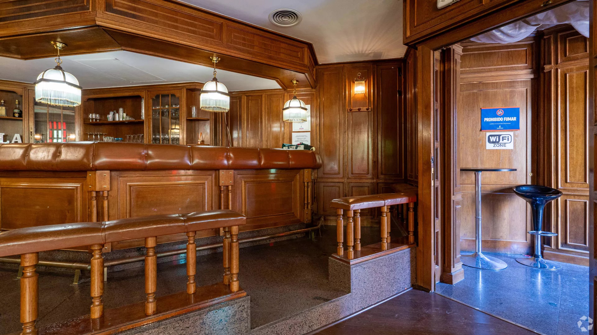 Retail in Cuenca, Cuenca to rent Interior Photo- Image 1 of 2