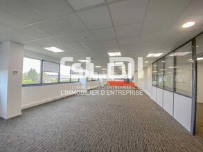 160 Avenue Henri Schneider, Meyzieu to rent Interior Photo- Image 2 of 8