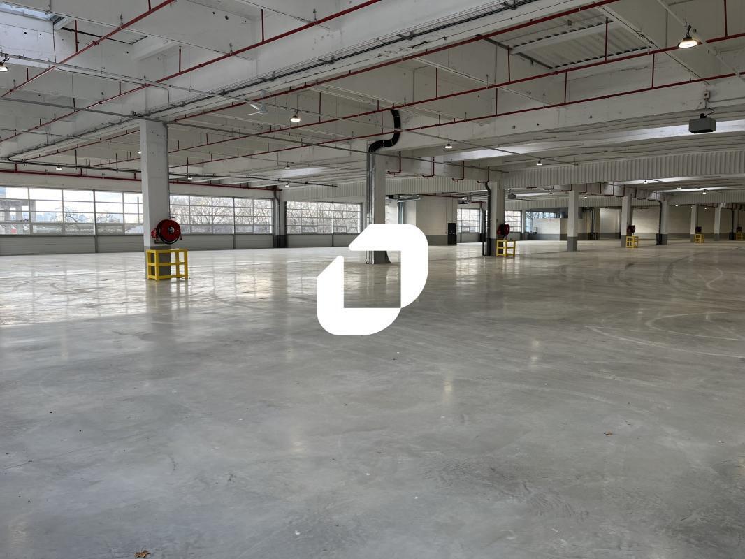 56 Avenue Louis Roche, Gennevilliers to rent Building Photo- Image 1 of 15