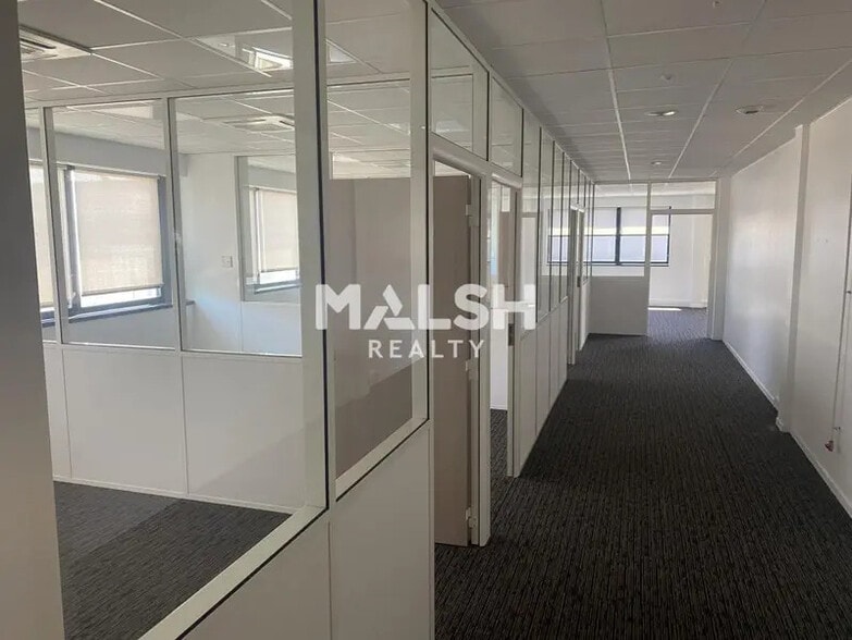 Office in Meyzieu to rent - Interior Photo - Image 2 of 6