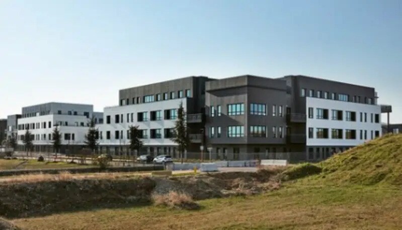 Office in Genas to rent - Building Photo - Image 3 of 8