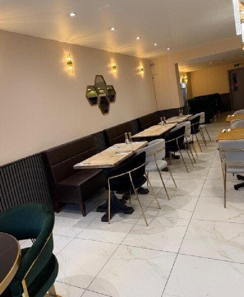 20 The Broadway, London to rent - Building Photo - Image 3 of 8
