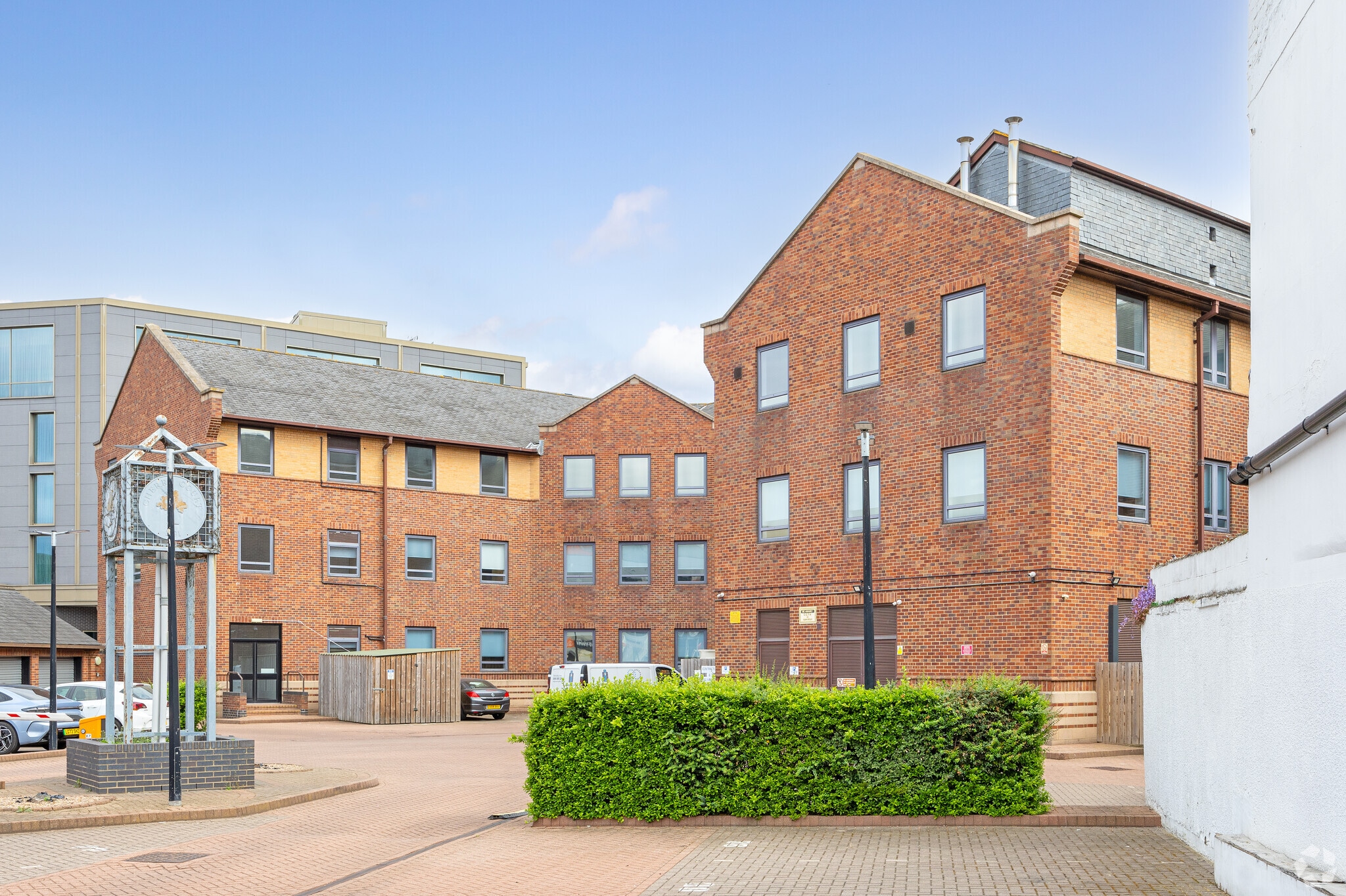 36 Ferensway, Hull to rent Building Photo- Image 1 of 45