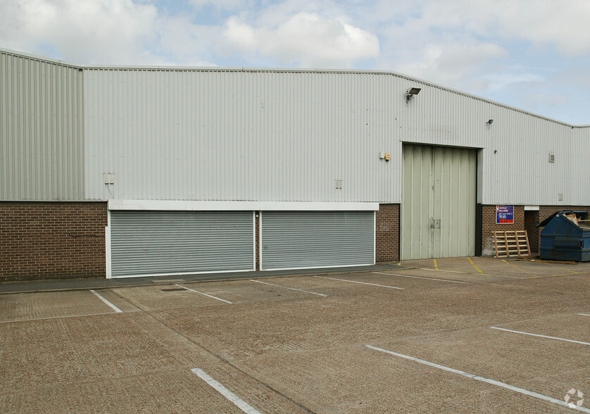 Newman Rd, Croydon to rent - Building Photo - Image 2 of 3
