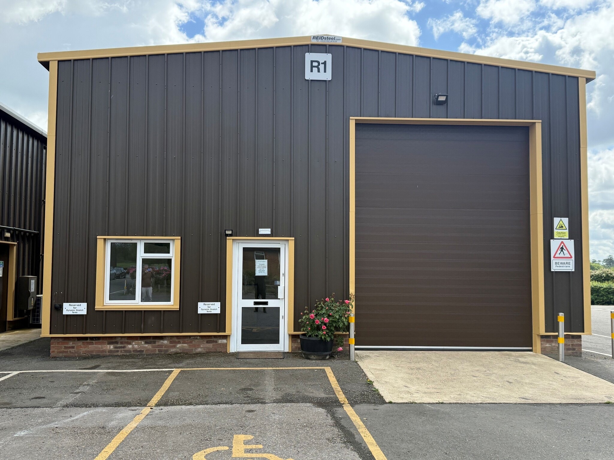 Unit R1 Lambs Farm Business Basingstoke Road park, Reading to rent Building Photo- Image 1 of 3