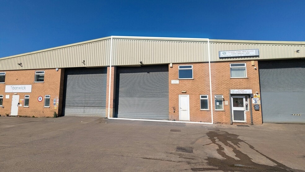 Hammond Clos, Nuneaton to rent - Building Photo - Image 1 of 5