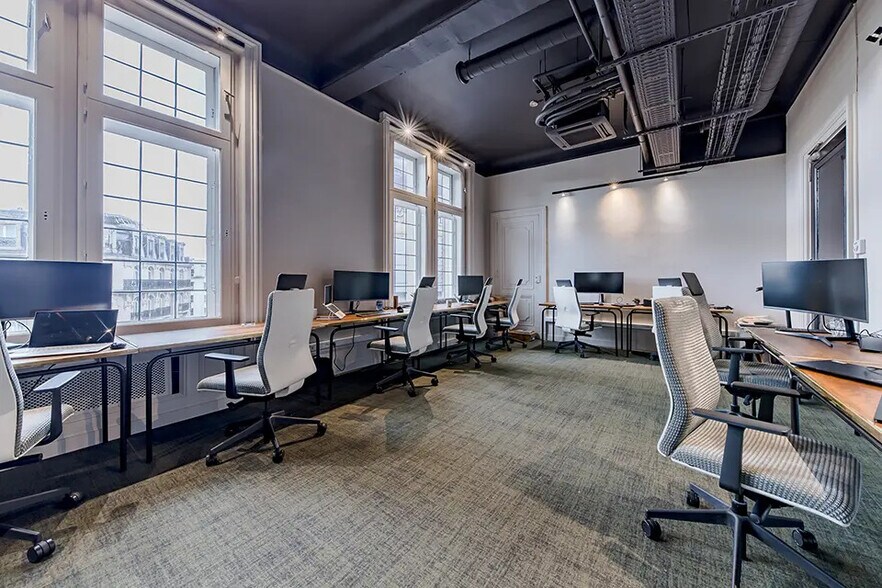 Office in Lille to rent - Building Photo - Image 2 of 11