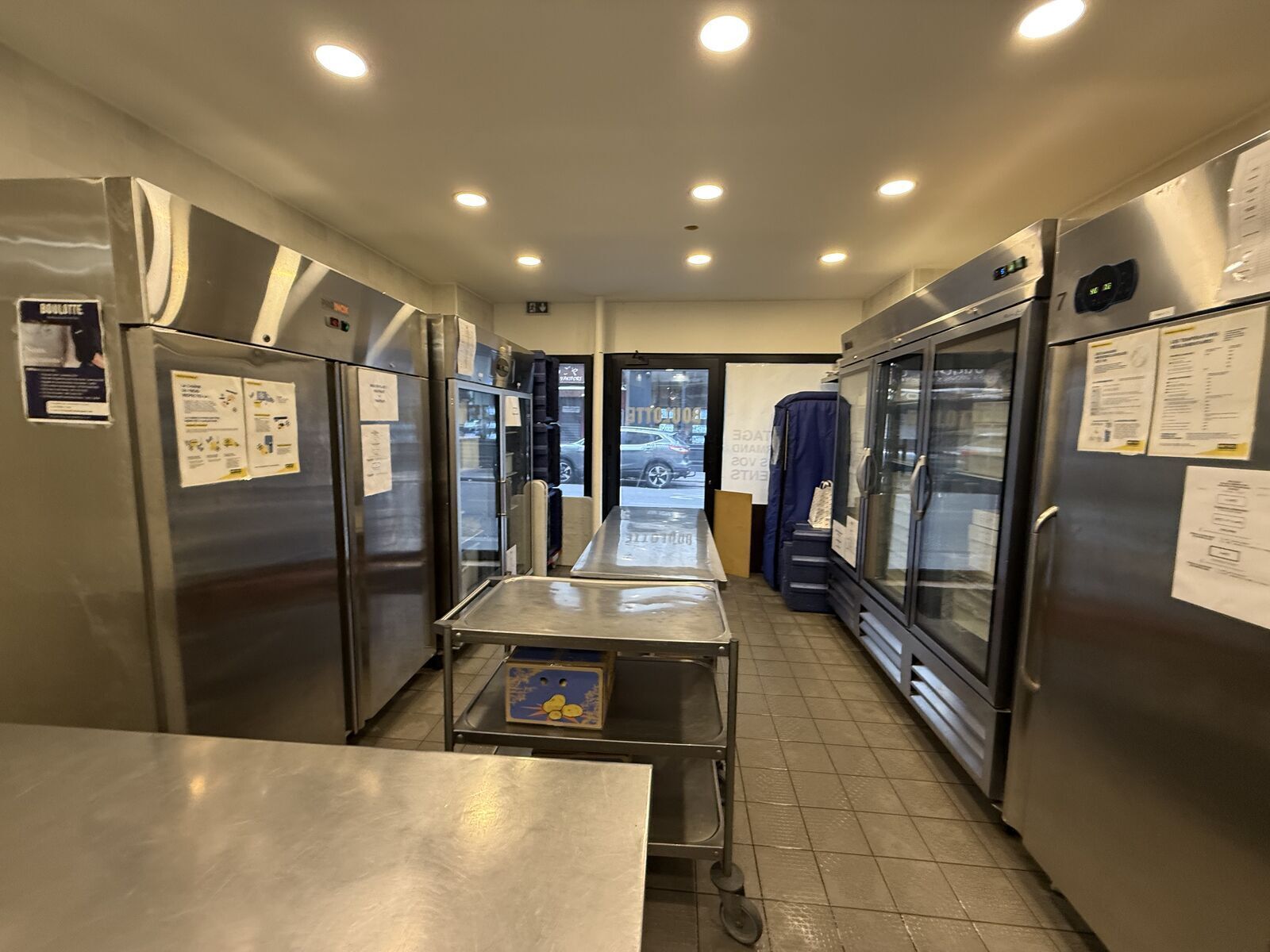 Retail in Paris to rent Building Photo- Image 1 of 6