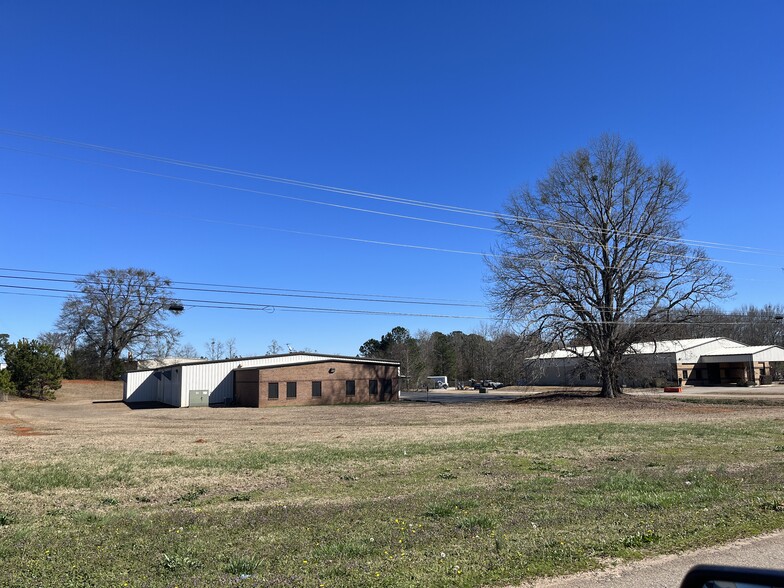 140 Industrial Park Drive, Forsyth, GA for sale - Building Photo - Image 2 of 12