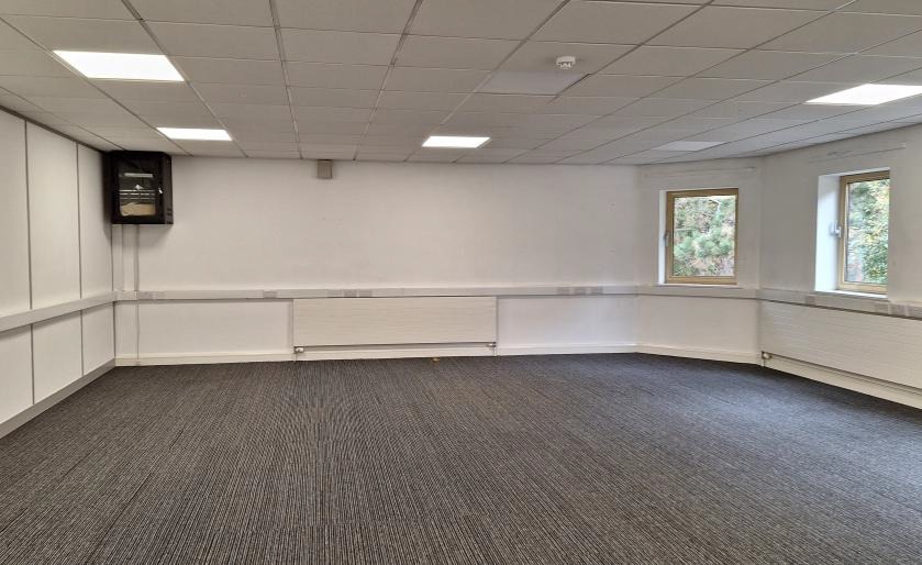 Harrier Way, Exeter to rent Interior Photo- Image 1 of 6