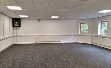 Harrier Way, Exeter to rent Interior Photo- Image 1 of 6