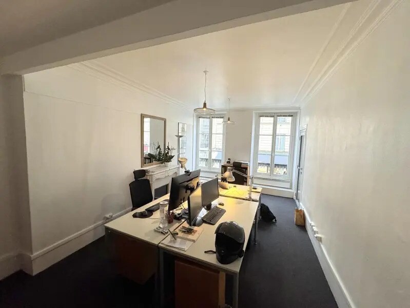 Location Bureaux 94 m² - Photo 1