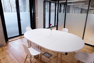 11-23 Downham Rd, London to rent Building Photo- Image 2 of 14