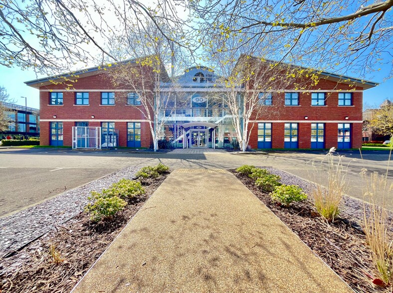 90 Milton Park, Milton to rent - Building Photo - Image 1 of 5