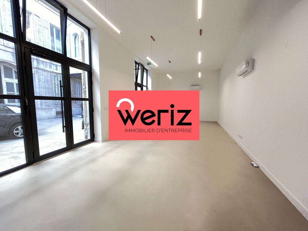 Location Bureaux 57 m² - Photo 1