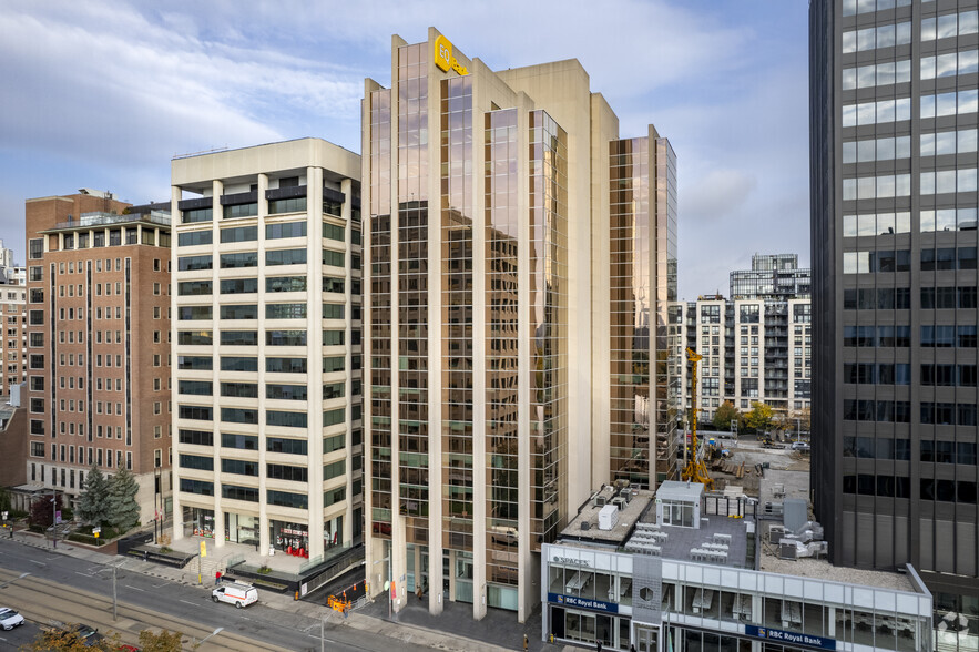 30 St Clair Ave W, Toronto, ON for rent - Primary Photo - Image 1 of 8