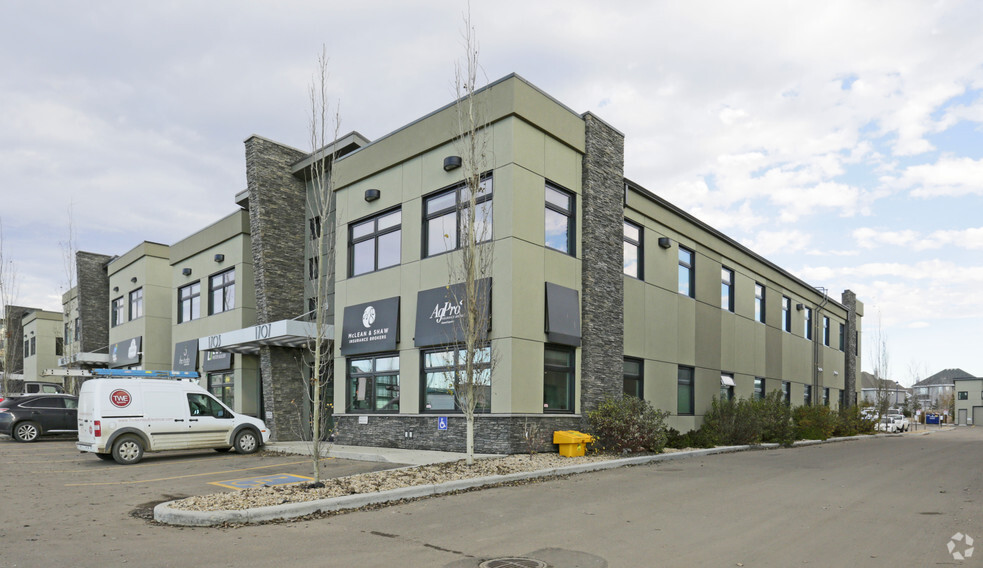 1707 91 St SW, Edmonton, AB for sale - Building Photo - Image 2 of 8