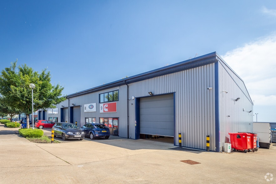 Saracen Way, Peterborough to rent - Primary Photo - Image 1 of 1