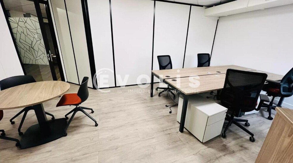 Office in Meudon to rent - Interior Photo - Image 2 of 13