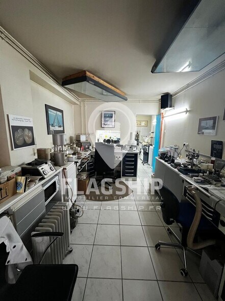 Retail in Paris for sale - Interior Photo - Image 3 of 9