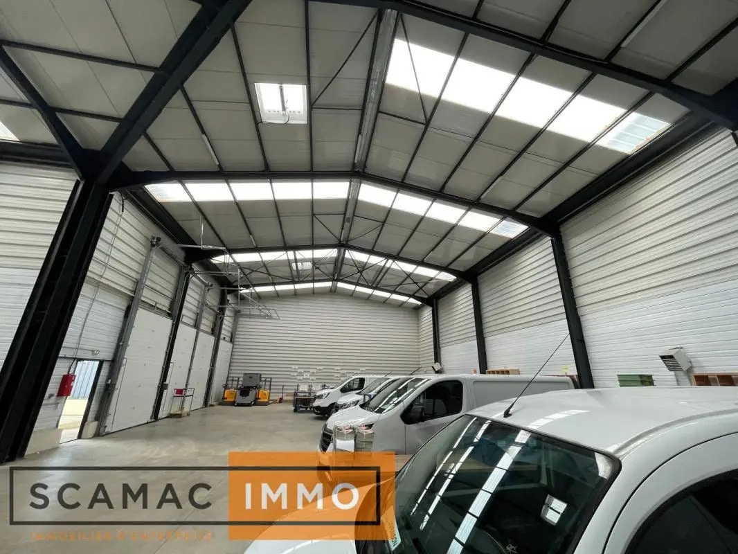 Office in Combs-la-Ville to rent Building Photo- Image 1 of 7