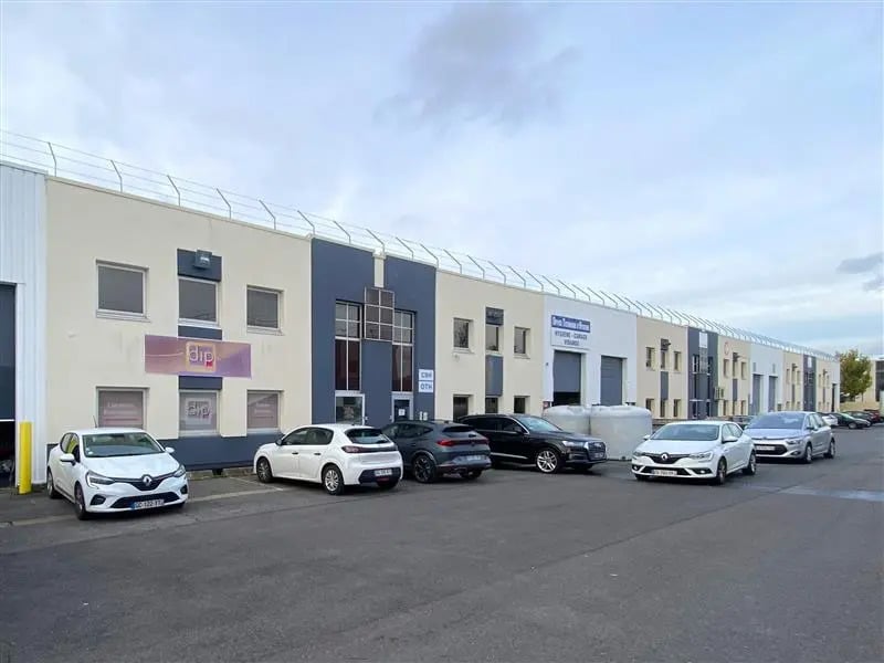Light Industrial in Gennevilliers to rent Building Photo- Image 1 of 9