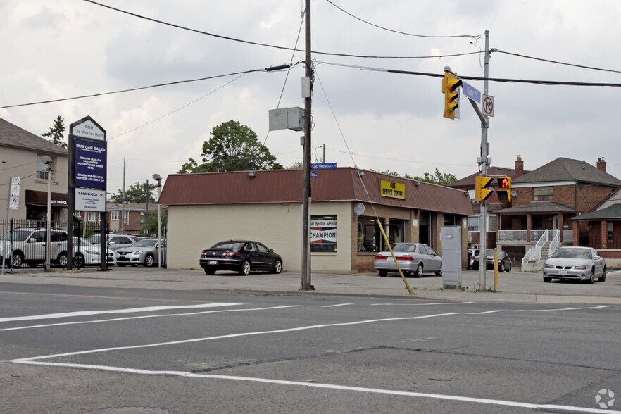 691-695 Old Weston Rd, Toronto, ON for sale - Building Photo - Image 2 of 3