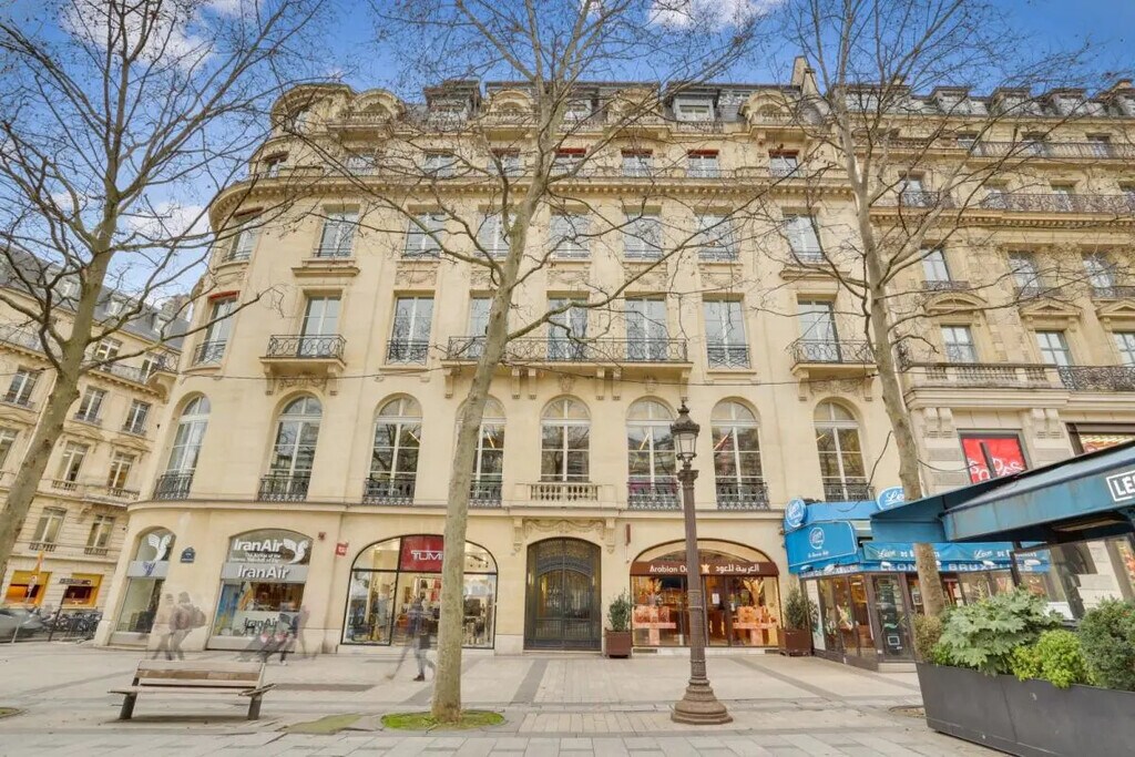 Location Bureaux 407 m² - Photo 1