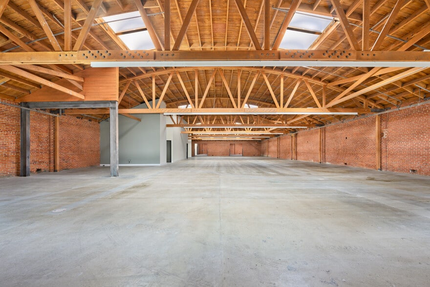 1145 Seward St, Los Angeles, CA to rent - Interior Photo - Image 2 of 9