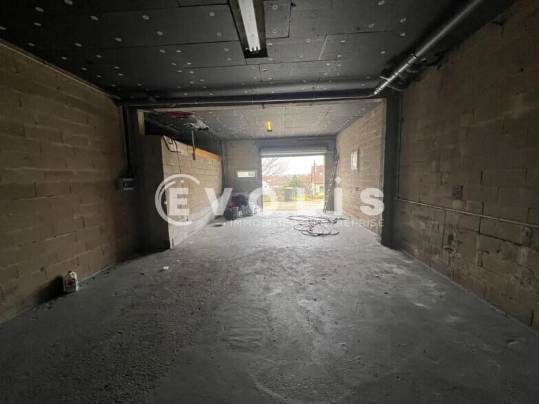 Light Industrial in Villeneuve-Saint-Georges to rent - Building Photo - Image 3 of 4