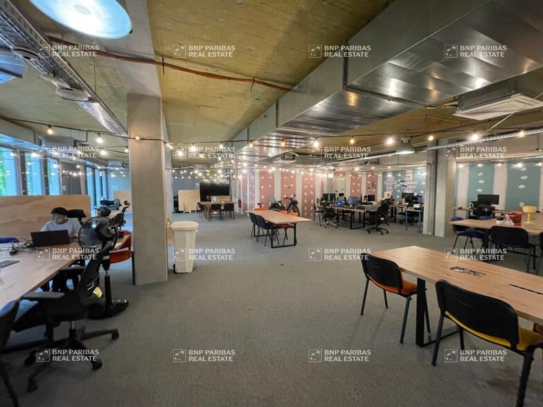 Office in Marseille to rent - Interior Photo - Image 3 of 7