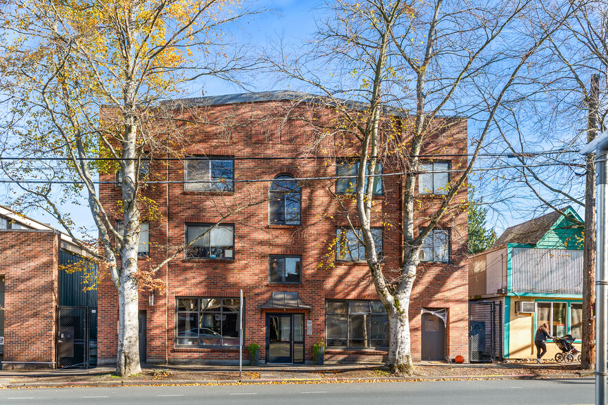 8008 Greenwood Ave N, Seattle, WA for sale - Building Photo - Image 3 of 18