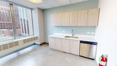 111 W Jackson Blvd, Chicago, IL for rent Interior Photo- Image 2 of 3