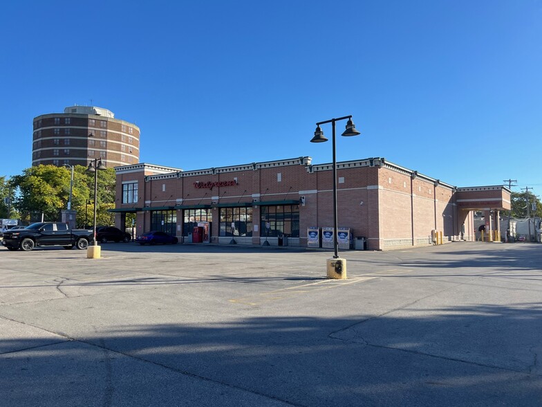 2625 W National Ave, Milwaukee, WI for rent - Building Photo - Image 1 of 4