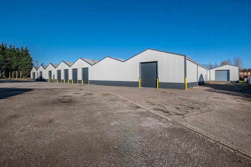 Station Rd, Wolverhampton to rent - Building Photo - Image 3 of 6
