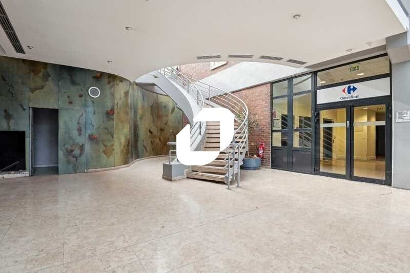 Retail in Évry-Courcouronnes to rent - Interior Photo - Image 2 of 14