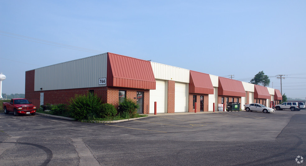 766 Industrial Dr, Cary, IL for sale - Building Photo - Image 1 of 1