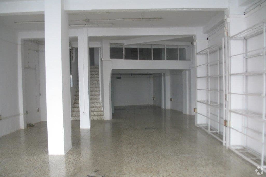 Calle Camino Cañete, 18, Cuenca, CUE 16004 - Unit Puerta C, Esc. E -  - Interior Photo - Image 1 of 4