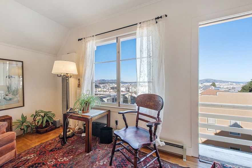 2266 Union St, San Francisco, CA for rent - Interior Photo - Image 2 of 8