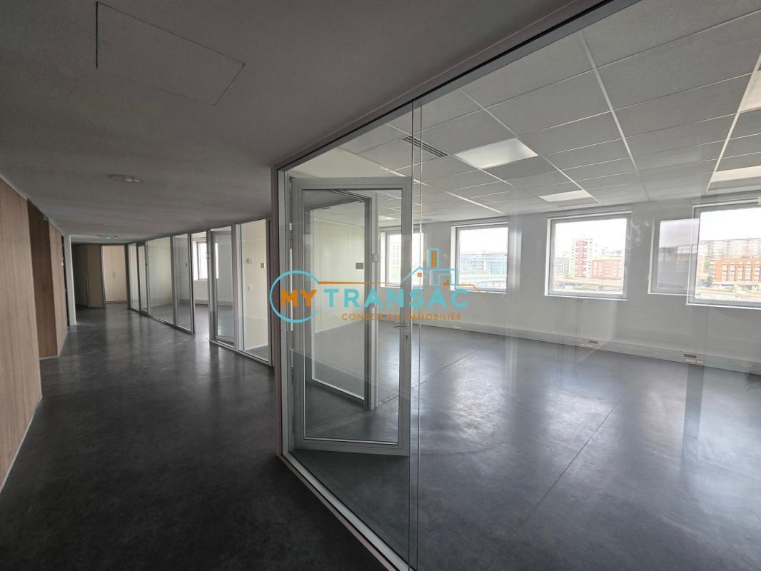 Light Industrial in Ivry-sur-Seine to rent Building Photo- Image 1 of 20
