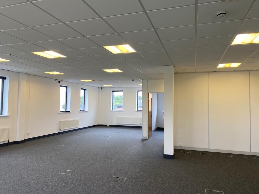 Waterton Park, Bridgend to rent Interior Photo- Image 1 of 3